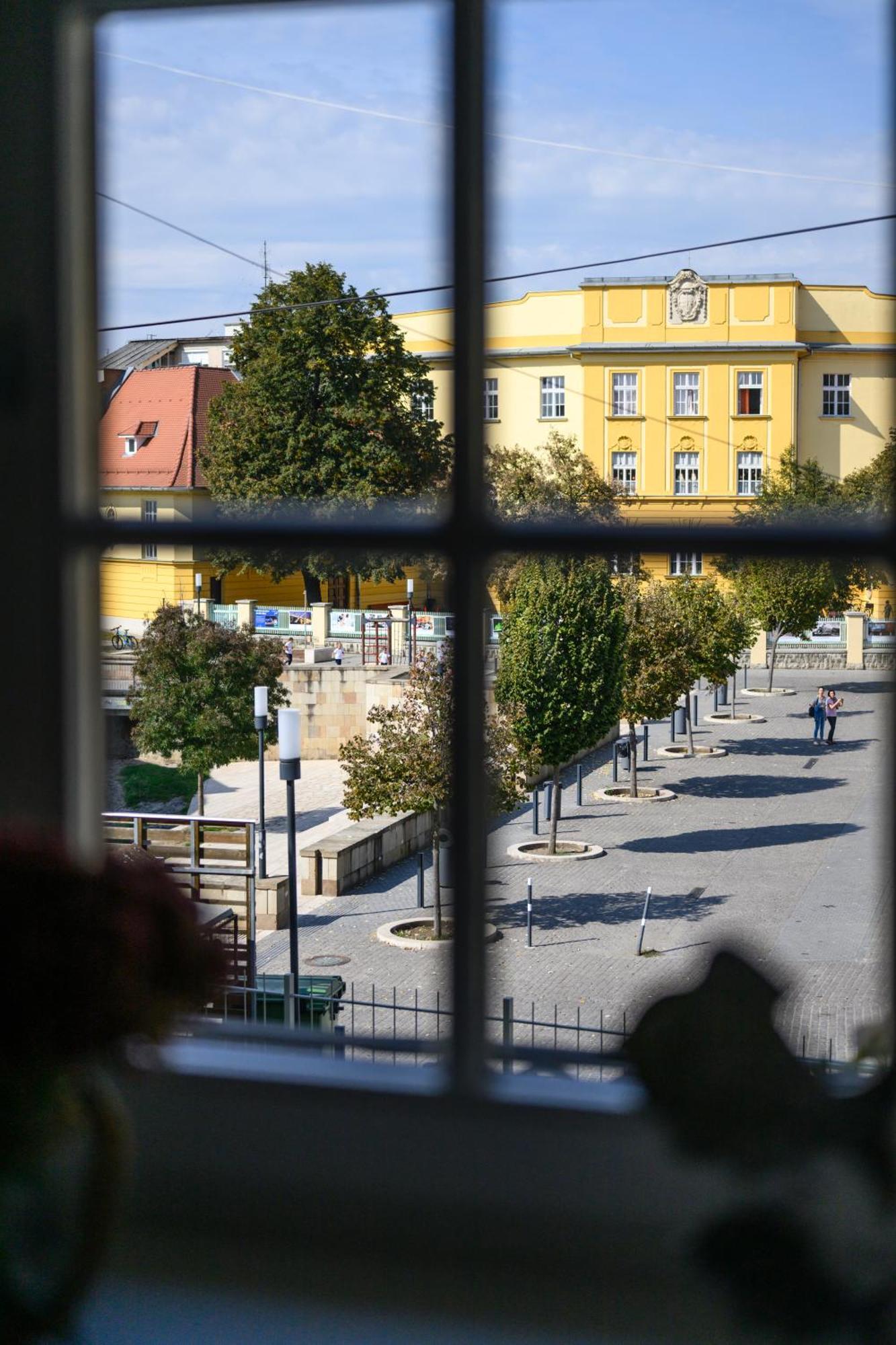 Zengo Leilighet Eger Eksteriør bilde
